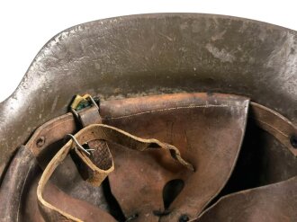 Spanien, Stahlhelm M42. Originallack und Innenfutter, ungereinigtes Stück