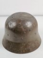 Spanien, Stahlhelm M42. Originallack und Innenfutter, ungereinigtes Stück