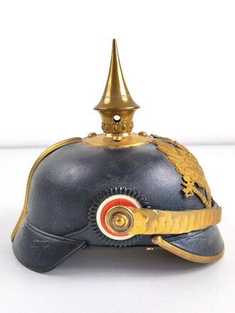 Preußen, Pickelhaube für einen einjährig Freiwilligen der Infanterie. Unberührtes Stück in gutem Zustand