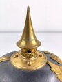 Preußen, Pickelhaube für einen einjährig Freiwilligen der Infanterie. Unberührtes Stück in gutem Zustand