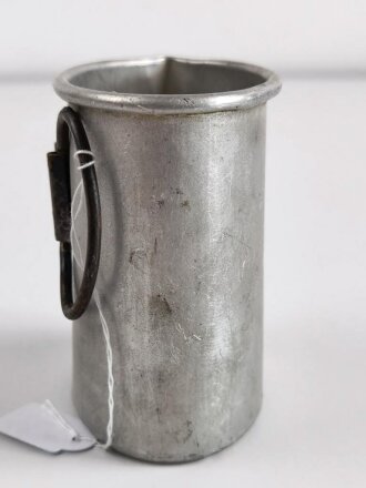 Trinkbecher aus Aluminium, Eigentumstück