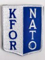 NATO, Ärmelabzeichen " KFOR / NATO " Rückseitig mit Klberesten