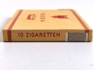 Pack "Regie 4" Zigaretten, ungeöffnet, Steuerbanderole mit Hakenkreuz