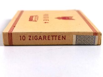 Pack "Regie 4" Zigaretten, ungeöffnet, Steuerbanderole mit Hakenkreuz