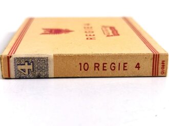 Pack "Regie 4" Zigaretten, ungeöffnet, Steuerbanderole mit Hakenkreuz