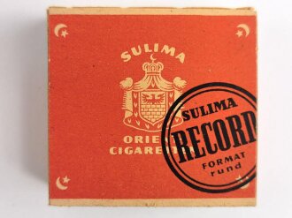 Pack " Sulima Record " Zigaretten, ungeöffnet,  Steuerbanderole mit Hakenkreuz