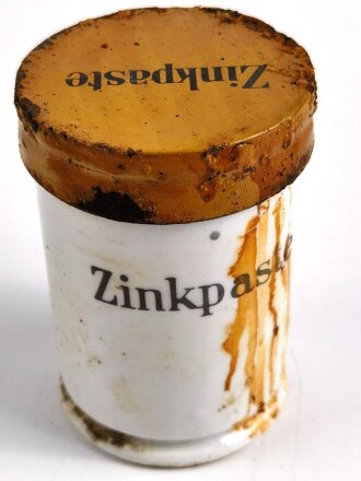 "Zinkpaste" Porzellankruke, ungereinigt. Gehört ins Bodenfach des "Veterinär Arzneikasten 18/27" der Wehrmacht