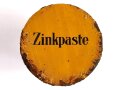 "Zinkpaste" Porzellankruke, ungereinigt. Gehört ins Bodenfach des "Veterinär Arzneikasten 18/27" der Wehrmacht