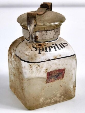 "Spiritus" Flasche, ungereinigt. Gehört ins Bodenfach des "Veterinär Arzneikasten 18/27" der Wehrmacht