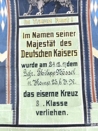 1.Weltkrieg, farbige Verleihungsurkunde für das eiserne Kreuz 2.Klasse 1914. Verliehen an einen Angehörigen der 3. bayerischen Infanterie Division. In der originalen Versandrolle. Maße der Urkunde 25,5 x 38cm