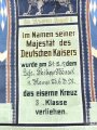 1.Weltkrieg, farbige Verleihungsurkunde für das eiserne Kreuz 2.Klasse 1914. Verliehen an einen Angehörigen der 3. bayerischen Infanterie Division. In der originalen Versandrolle. Maße der Urkunde 25,5 x 38cm