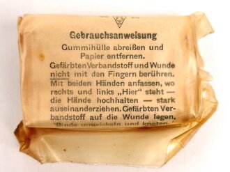 Kleines Verbandpäckchen für Luftschutzzwecke. Datiert 1943