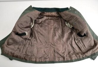 Feldbluse Modell 1936 für einen Unteroffizier der Infanterie. Eigentumstück in sehr gutem Zustand, die Effekten Originalvernäht.