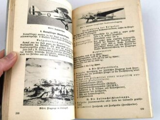 "Der Rekrut" Eine Unterrichtsfibel für junge Soldaten datiert 1936/37 mit 191 Seiten.