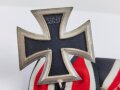 2er Ordensspange,  Eisernes Kreuz 2. Klasse 1939 und Kriegsverdienstkreuz 2. Klasse mit Schwertern, sehr guter Zustand,