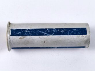 Rauchspurpatrone blau  , Abgeschossene, leere Aluminiumhülse, datiert 1940