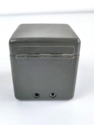 Batteriekasten ( Behälter für Stromquelle ) für diverse Optiken der Wehrmacht, Originallack