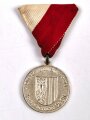 Österreich, Tragbare Medaille " Kameradschaftsbund Landesverband Oberösterreich 40 Jahre Mitglied " in Silber, an Dreiecksband