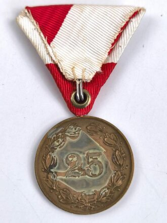 Österreich, Tragbare Medaille " Kameradschaftsbund Landesverband Oberösterreich 25 Jahre Mitglied " in Bronze, an Dreiecksband, mit Kleberesten