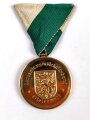 Österreich, Tragbare Medaille " Landeskameradschaftsbund Steiermark 50 Jahre Mitglied " in Gold, Rückseigtig mit Kleberesten