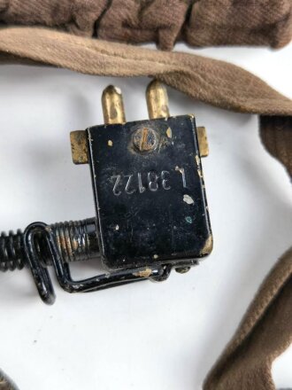 Luftwaffe Fernhörer L 38116  mit zweipoligem Anschlussstecker, Gummi weich, ungereinigt, Funktion nicht geprüft