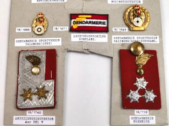 Österreich, Sammlung Abzeichen zum Thema Gendarmerie, alles auf Karton aufgesteckt, getackert, geklebt