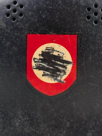 Stahlhelm Feuerwehr III.Reich. Originallack, ungereinigt, entnazifiziert