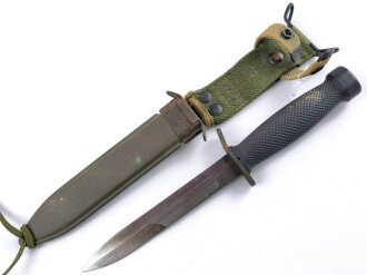 U.S. Mark II fighting knife, most likely NATO, unmarked knife, scabbard M8 A1. Used