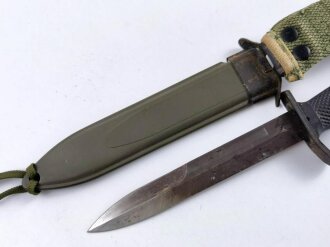 U.S. Mark II fighting knife, most likely NATO, unmarked knife, scabbard M8 A1. Used