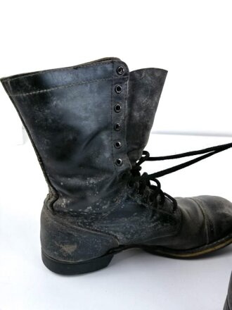 U.S. black leather jump boots, well used, uncleaned, size 8