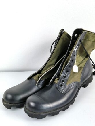 U.S.Army 1988 dated pair of tropical Combat boots , size 13 1/2 XN, unissued