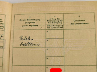 Arbeitsbuch für Ausländer einer Frau aus Frankreich die als Buchhalterin in Wien bei der Länderbank arbeitete, datiert 1944