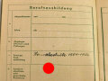 Arbeitsbuch für Ausländer einer Frau aus Frankreich die als Buchhalterin in Wien bei der Länderbank arbeitete, datiert 1944