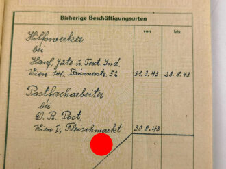 Arbeitsbuch für Ausländer eines Mannes aus Frankreich der als Postfacharbeiter bei der Deutschen Reichspost Wien arbeitete, datiert 1943