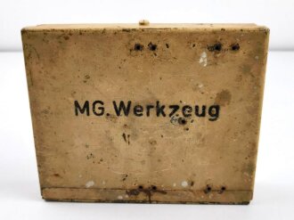 Kasten " MG Werkzeug" für gepanzerte Fahrzeuge der Wehrmacht. Originallack, guter Gesamtzustand