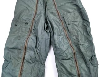 U.S. Air Force Trousers, Flying Intermediate Type A-IID. Size 40 ?, unused, leicht angeschmutzt, kein Label