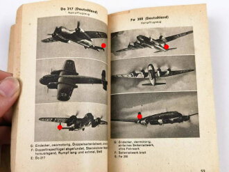 "Deutsche, Italienische, Britisch - Amerikanische Kriegsflugzeuge" Ansprache, Erkennen, Bewaffnung usw. Stand Sommer 1942. Kleinformat, abgegriffen