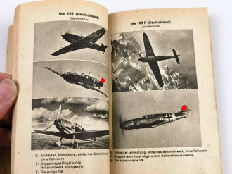 "Deutsche, Italienische, Britisch - Amerikanische Kriegsflugzeuge" Ansprache, Erkennen, Bewaffnung usw. Stand Sommer 1942. Kleinformat, abgegriffen