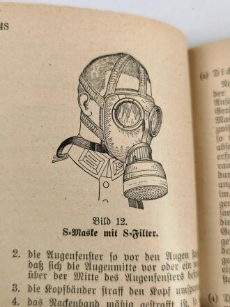 PDV. 23 "Ausbildungsvorschrift für den Feuerwehrdienst" II. Teil: Der Gasschutzdienst, datiert 1939, A6, 110 Seiten