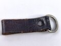 Aufschiebeschlaufe für Querriemen oder Gehänge zum Dienstdolch, braunes Leder. Gesamthöhe ohne D-Ring 6,5cm