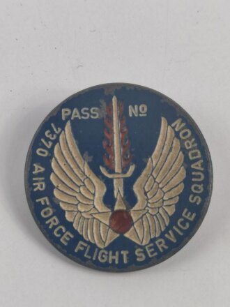 U.S. WWII ? Air Force Flight service Squadron Pass. Original paint, 39mm