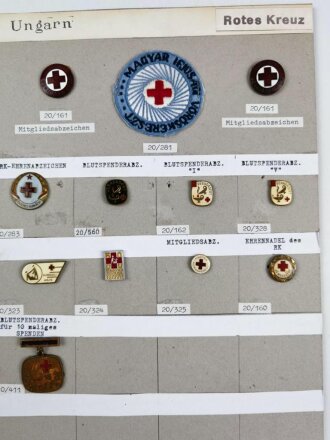 Ungarn, Sammlung  Abzeichen zum Thema  Rotes Kreuz,...