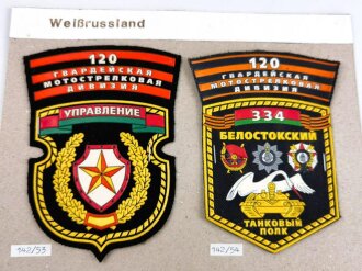 Weissrussland / Belarus . Sammlung Abzeichen zum Thema Militär, jeweils auf Karton befestigt