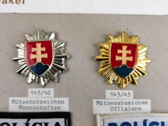 Slowakei , Sammlung Effekten zum Thema Polizei , jeweils auf Karton befestigt