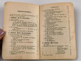 "Unterrichtsbuch für den Infanterie-Unteroffizier und Oberjäger der Armee" datiert 1907, 106 Seiten, unter DIN A5