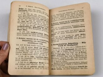 "Unterrichtsbuch für den Infanterie-Unteroffizier und Oberjäger der Armee" datiert 1907, 106 Seiten, unter DIN A5