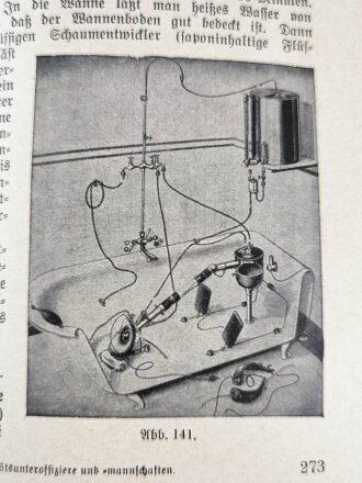 H. Dv. 59 "Unterrichtsbuch für Sanitäts-Unteroffiziere und -Mannschaften" 429 Seiten, datiert 1939, DIN A5