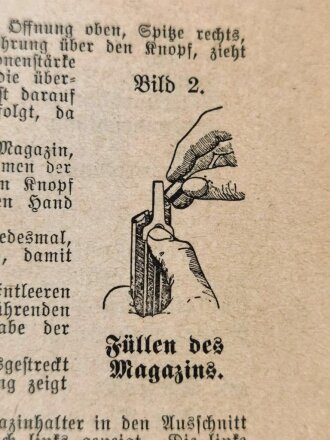 "Der Dienstunterricht im Heere, Ausgabe für den Gewehr und M.G.- Schützen" datiert 1935, 333 Seiten