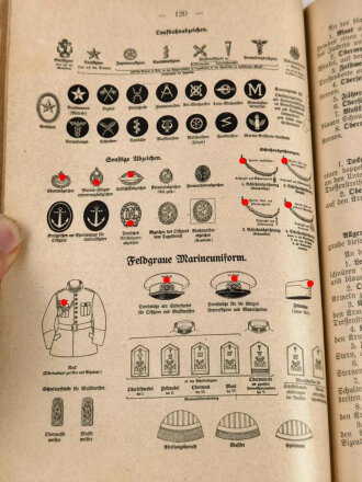 "Der Dienstunterricht im Heere, Ausgabe für den Gewehr und M.G.- Schützen" datiert 1935, 333 Seiten