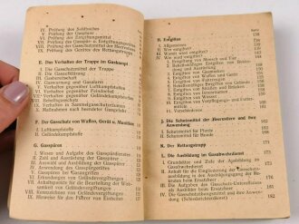 "Taschenbuch für die Ausbildung im Gasabwehrdienst" datiert 1944, 290 Seiten und Anlagen